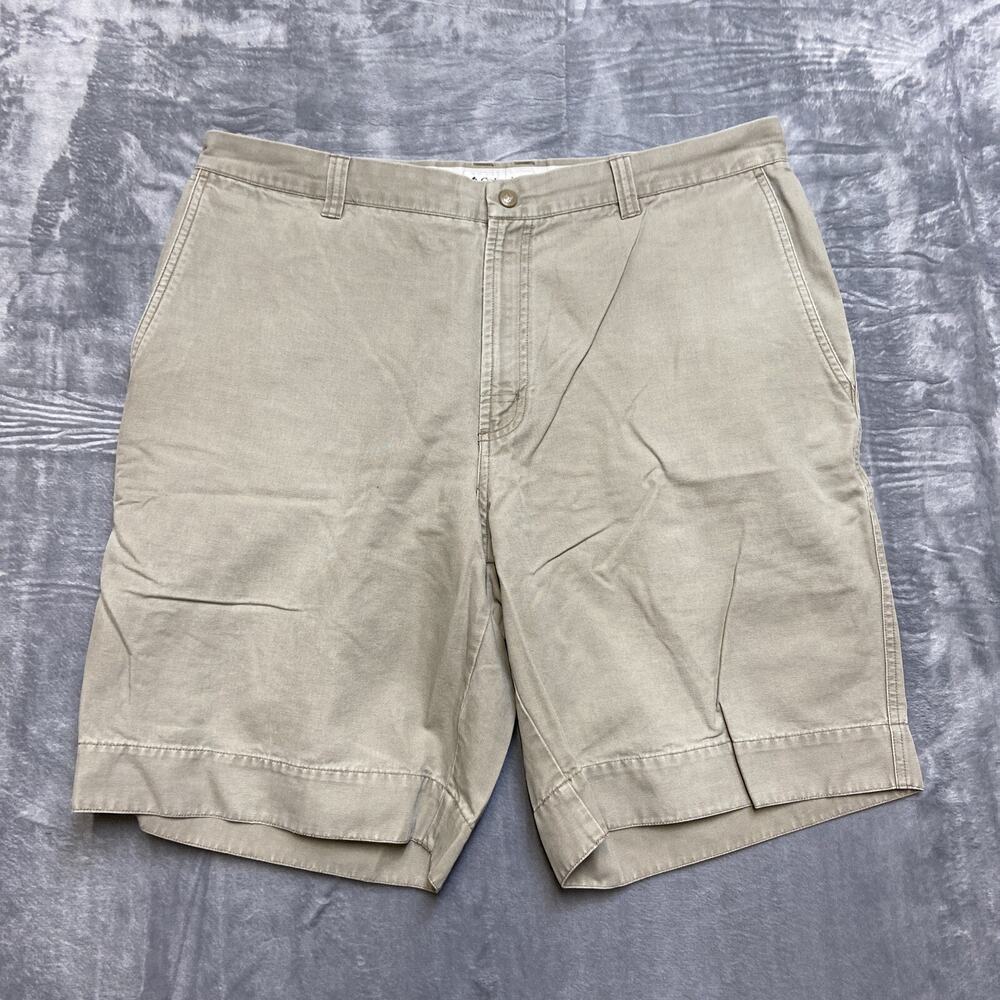 Columbia Sportswear Company Shorts Men’s Size 38 Beige